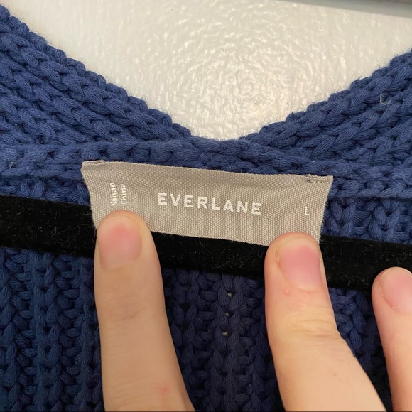 Everlane Textured Cotton V-Neck Sweater - Picture 6 of 8